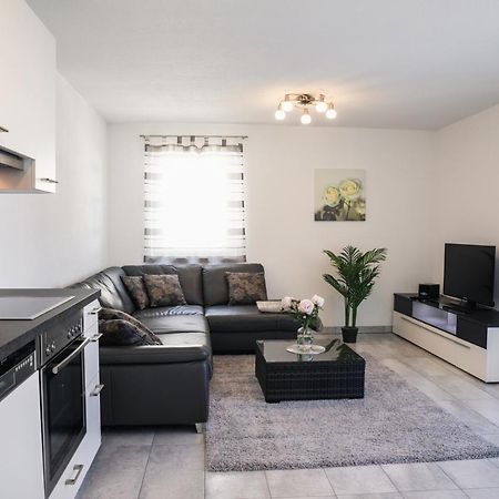 Ferienwohnung Am Zeppelin Hangar FDH 외부 사진