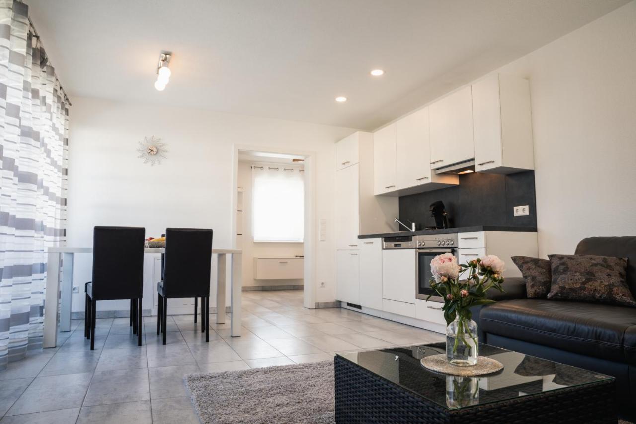 Ferienwohnung Am Zeppelin Hangar FDH 외부 사진