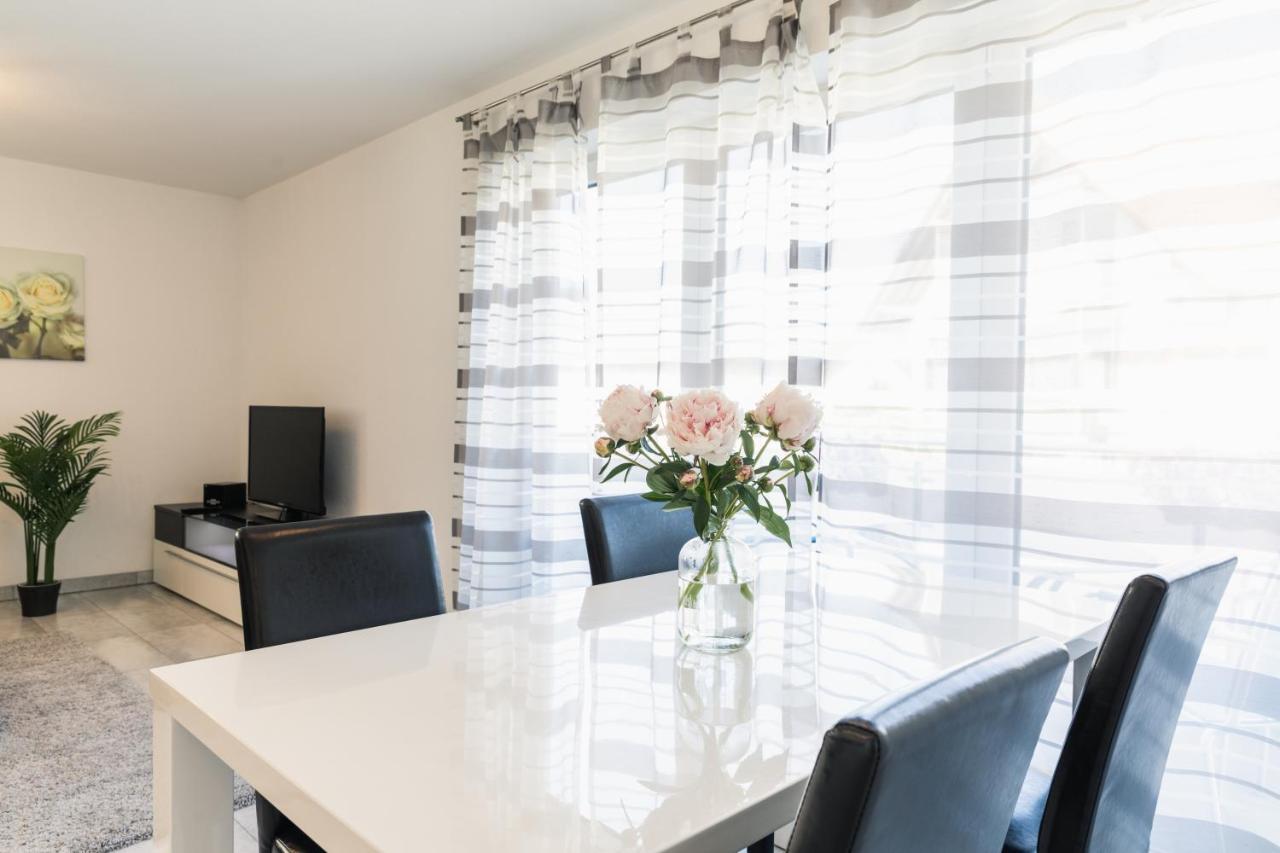 Ferienwohnung Am Zeppelin Hangar FDH 외부 사진